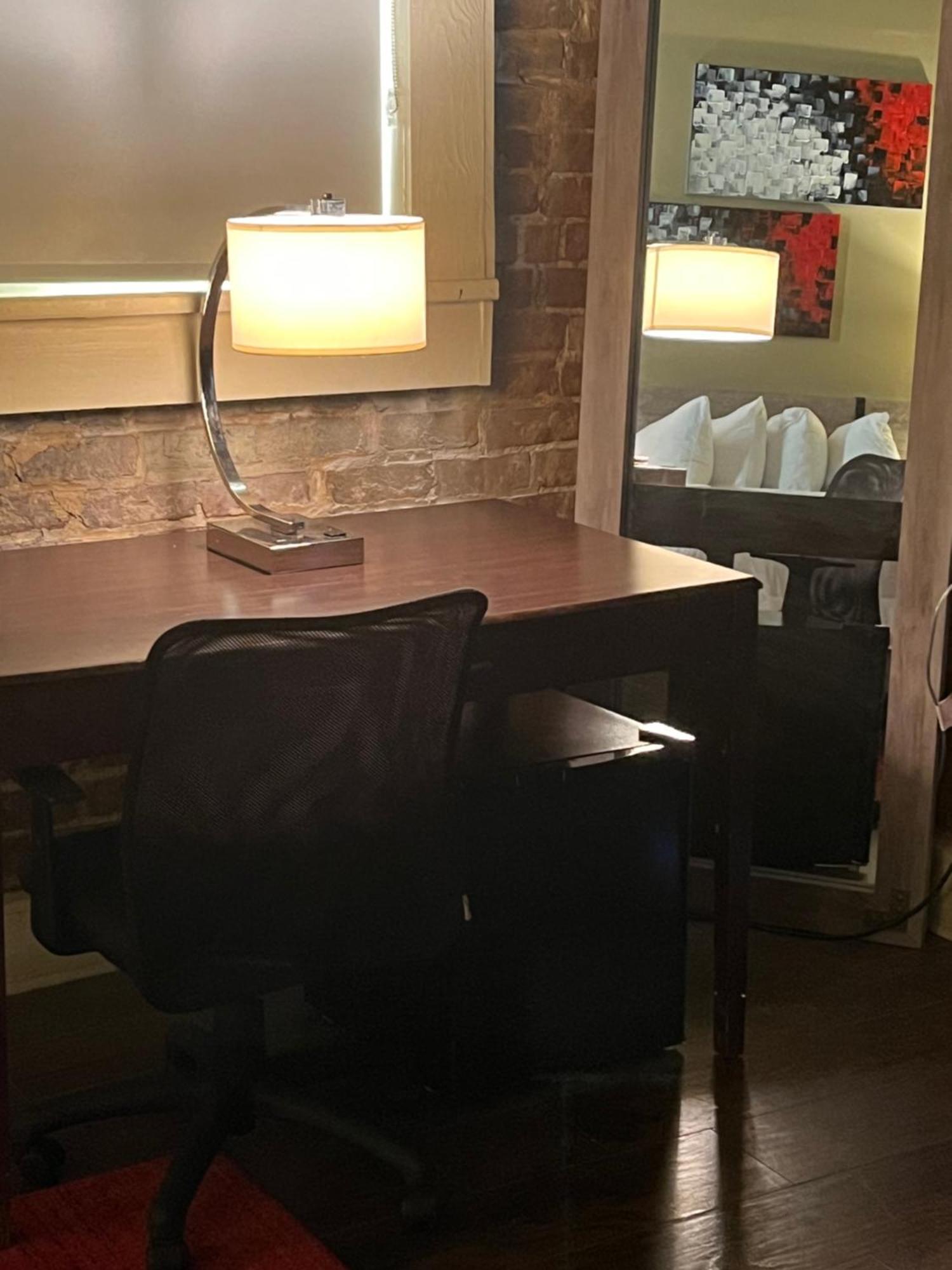 The Skylight Hotel Грийнвил Екстериор снимка