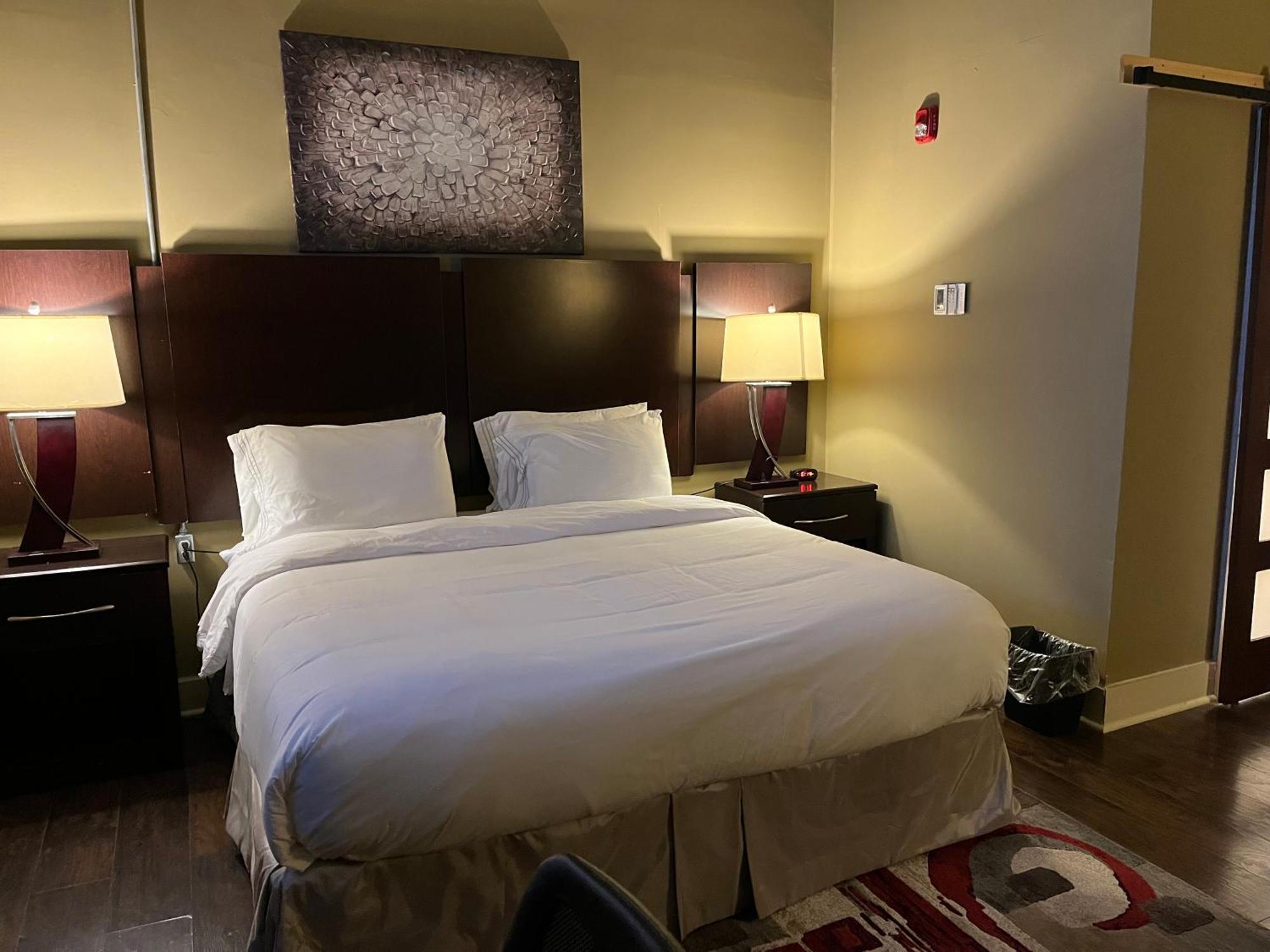 The Skylight Hotel Грийнвил Екстериор снимка