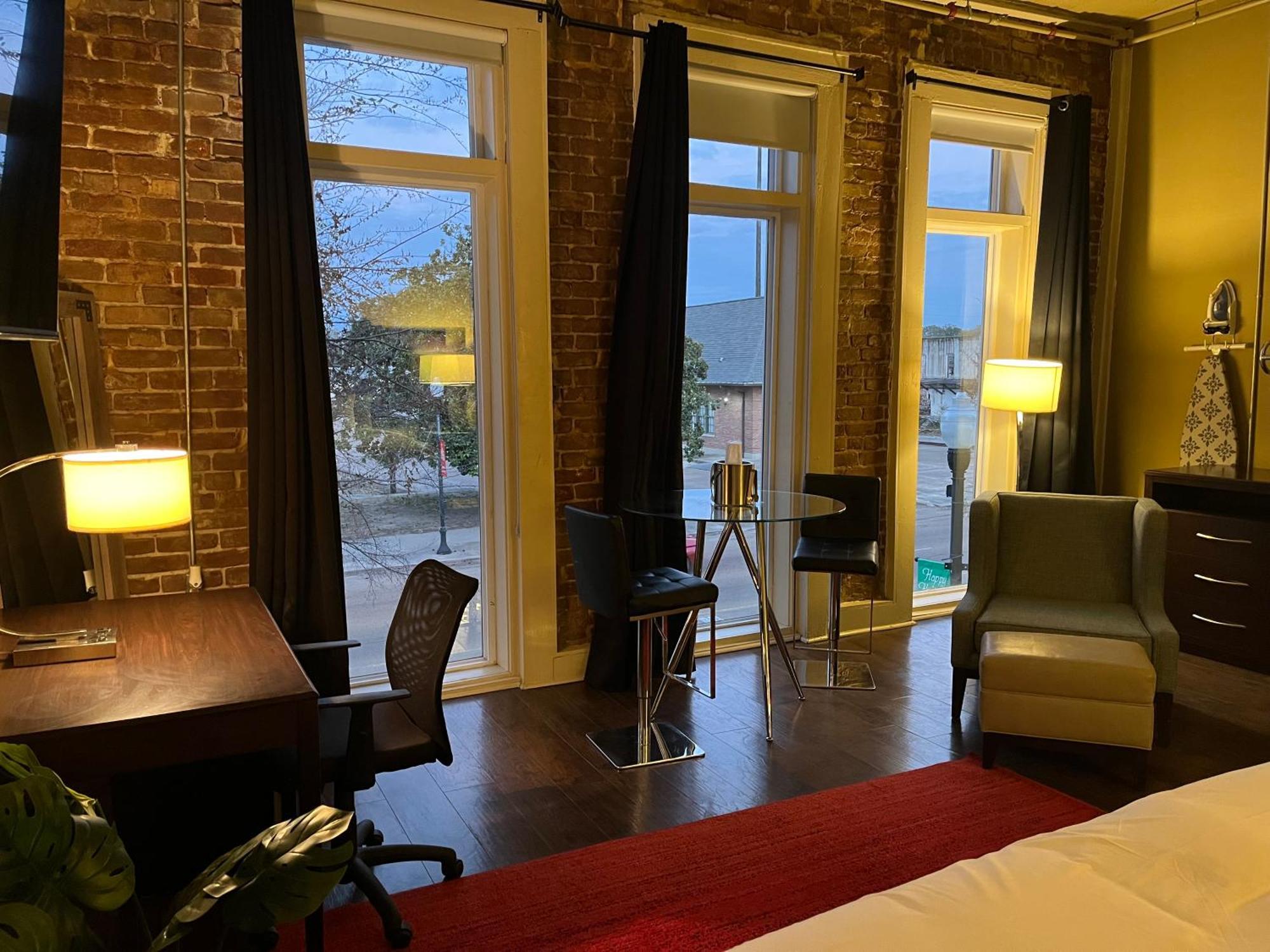 The Skylight Hotel Грийнвил Екстериор снимка