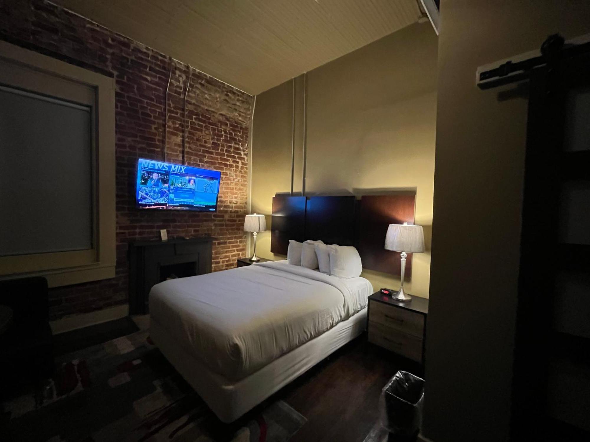 The Skylight Hotel Грийнвил Екстериор снимка