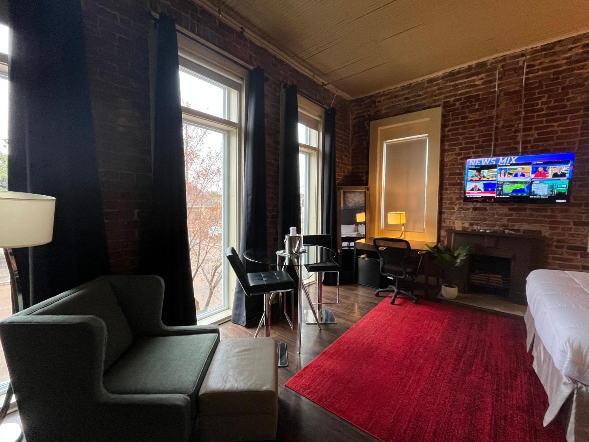 The Skylight Hotel Грийнвил Екстериор снимка