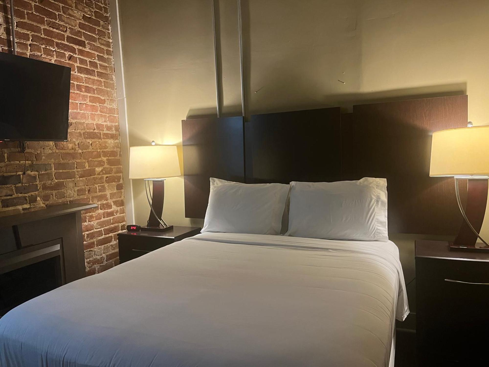 The Skylight Hotel Грийнвил Екстериор снимка